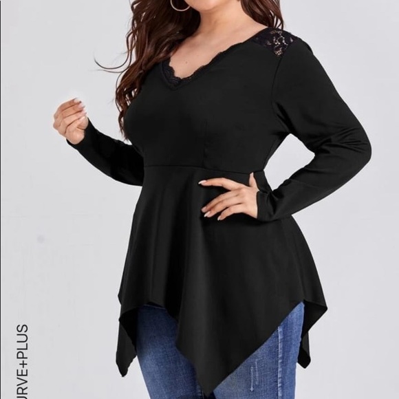 SHEIN | Plus Size Hanky Hem Tee - Picture 3 of 3